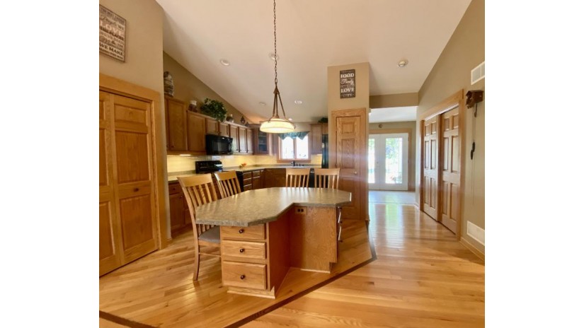 W223N4941 East View Dr Lisbon, WI 53089 by Lake Country Flat Fee $589,000