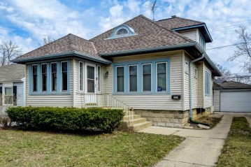 2924 N 58th St, Milwaukee, WI 53210-1543