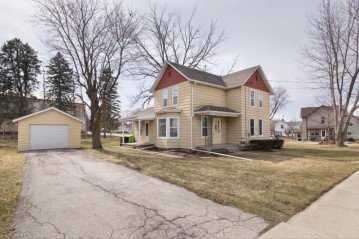 241 Kekoskee St, Mayville, WI 53050