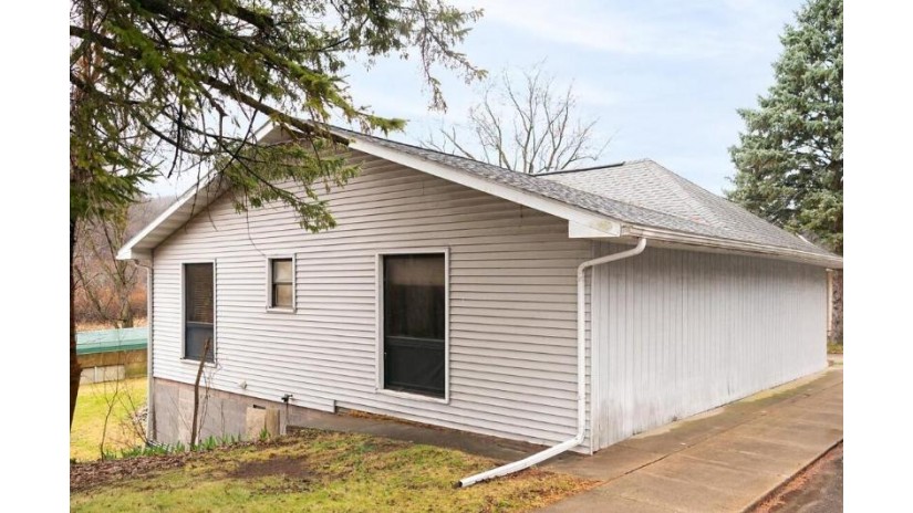 319 Spring St Lynxville, WI 54626 by New Directions Real Estate $128,900