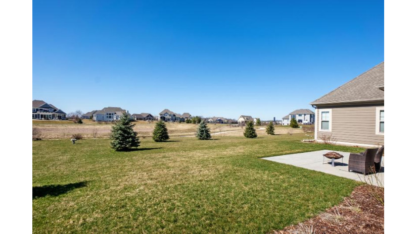 1671 Whistling Hill Cir Hartland, WI 53029 by Lake Country Flat Fee $1,195,000