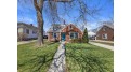 7502 W Meinecke Ave Wauwatosa, WI 53213 by First Weber Inc- Racine $449,900