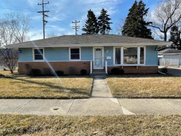 7954 10th Ave, Kenosha, WI 53143-6135