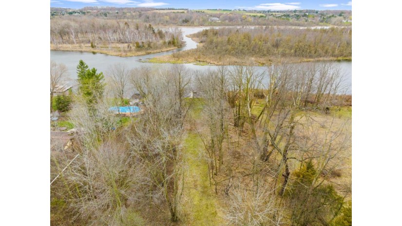 6051 Artist Bay Rd West Bend, WI 53095 by Coldwell Banker Realty $4,000,000