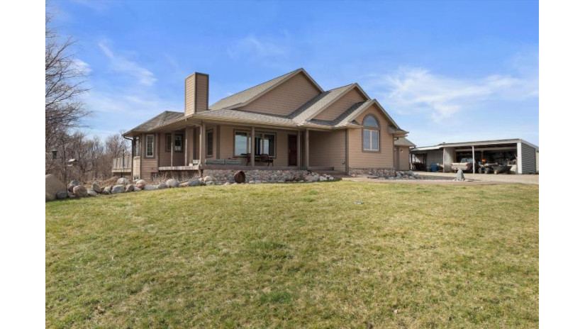 N747 Crawfish Rd Lebanon, WI 53036 by First Weber Inc - Delafield $649,900