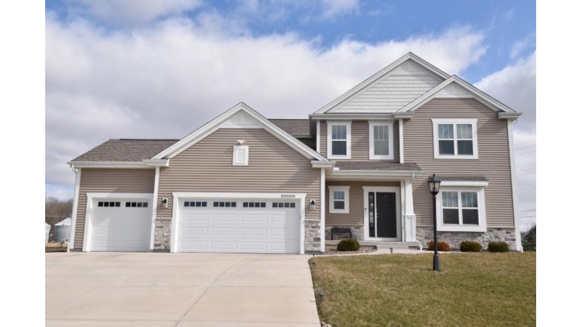 N75W25030 Beverly Ln Lisbon, WI 53089 by Lannon Stone Realty LLC $679,900