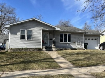 145 Leffert St, Berlin, WI 54923