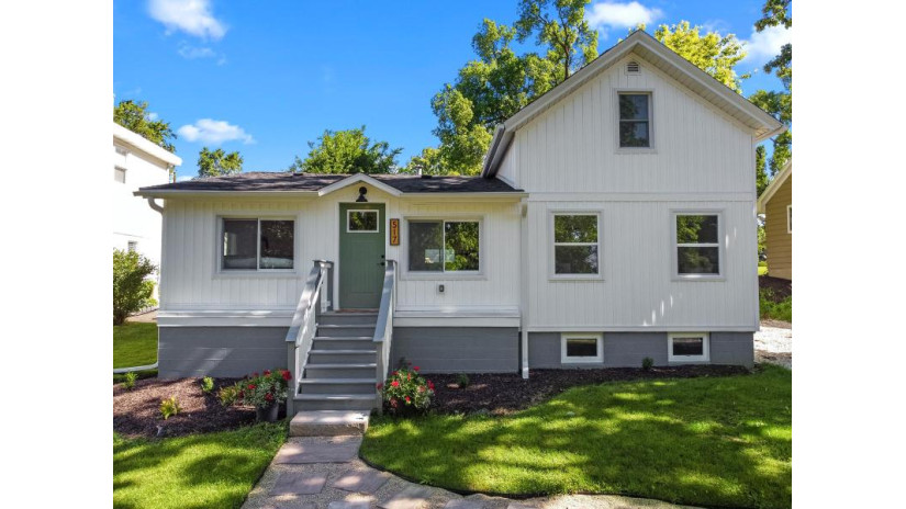 517 Water St Lake Geneva, WI 53147 by Keating Real Estate $485,000