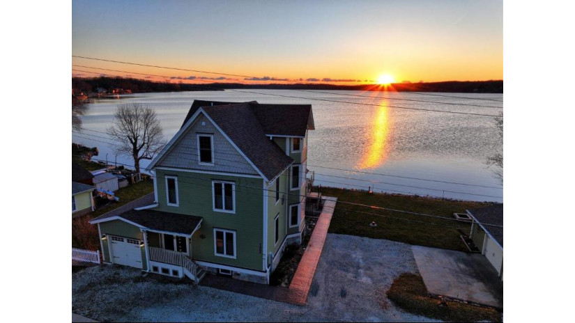 122 N Cogswell Dr Salem Lakes, WI 53170 by Legendary Real Estate Services - 262-204-5534 $1,175,000