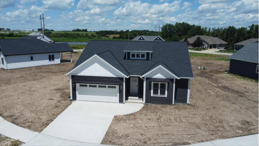 786 Wright Ct Hartford, WI 53027 by Premier Point Realty LLC $414,900