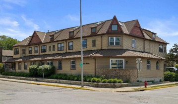 100 Main St 203, Pewaukee, WI 53072-3464