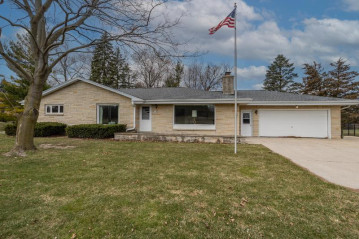 W156N10437 Pilgrim Rd, Germantown, WI 53022-4234