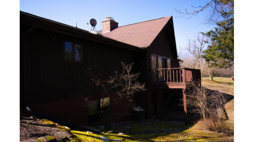 2563 Partridge Woods Ct Lyons, WI 53105 by Lake Geneva Area Realty, Inc. $675,000