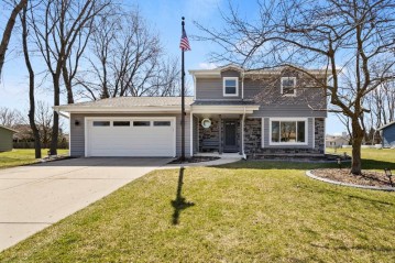 N109W15439 Lyle Ln, Germantown, WI 53022