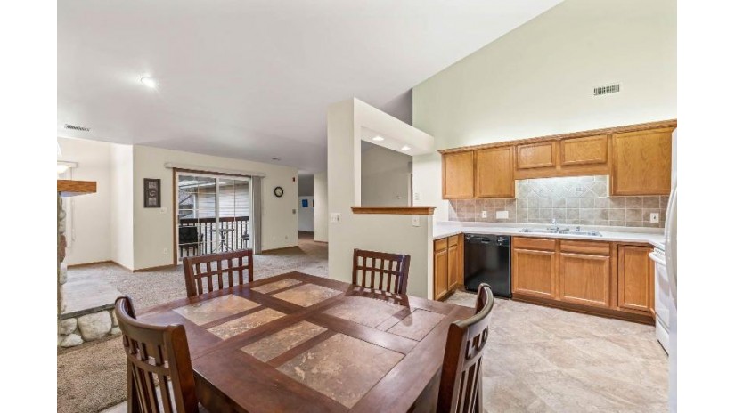 6220 S Creekside Dr 5 Cudahy, WI 53110 by Compass RE WI-Tosa $229,900