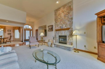 12665 W Lakeland Dr, New Berlin, WI 53151