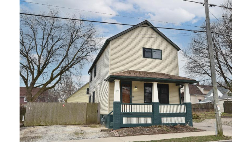 721 E Clarke St Milwaukee, WI 53212 by First Weber Inc- Mequon $260,000