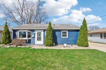 1908 Buffalo St, Waukesha, WI 53188-2822