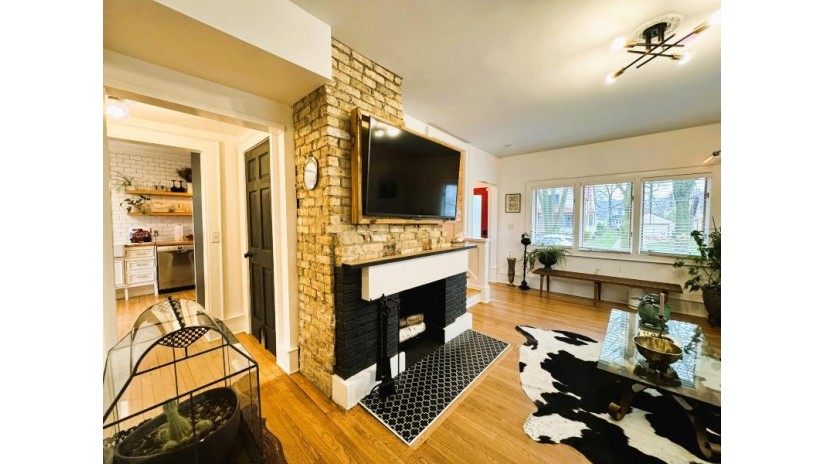 7111 Aetna Ct Wauwatosa, WI 53213 by Premier Point Realty LLC $459,900