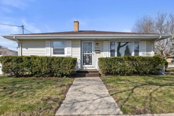 2304 18th Ave, Kenosha, WI 53140-1823