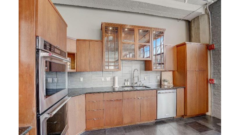 318 E Chicago St 4B Milwaukee, WI 53202 by Arrowood Builders, LLC $1,545,000