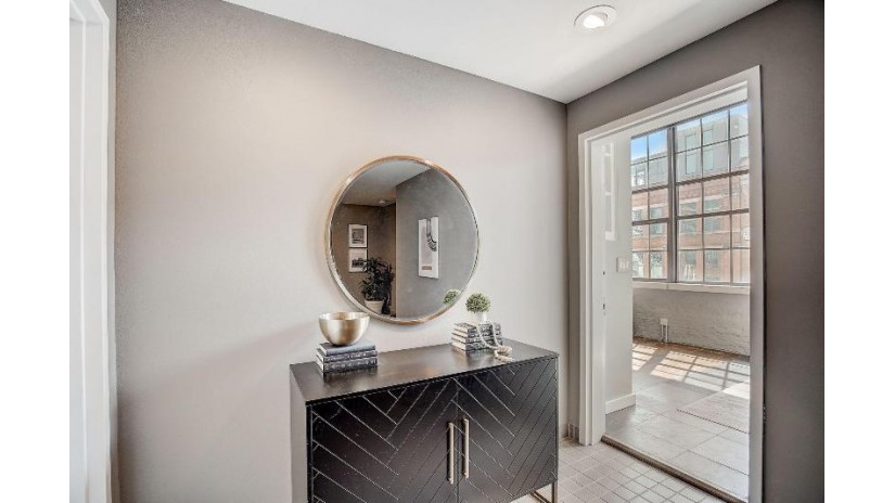 318 E Chicago St 4B Milwaukee, WI 53202 by Arrowood Builders, LLC $1,545,000