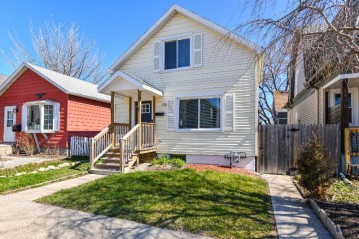 2946 S Kinnickinnic Ave, Milwaukee, WI 53207