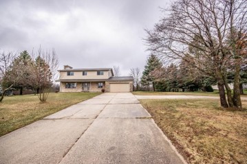 2035 Paradise Dr, Trenton, WI 53095-9722