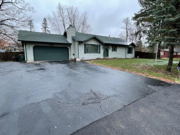 W1052 Narcissus Rd, Bloomfield, WI 53128