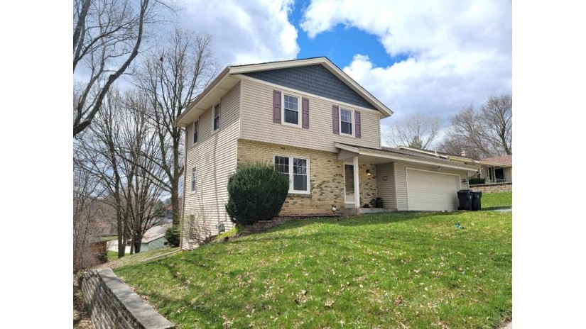 1701 Swartz Dr Waukesha, WI 53188 by Stone Gate Realty, LLC $2,550