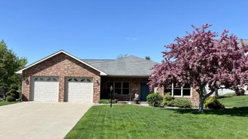 601 L Hauser Rd, Onalaska, WI 54650-2054