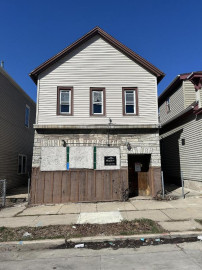 1905 S 6th St A, Milwaukee, WI 53204-3913