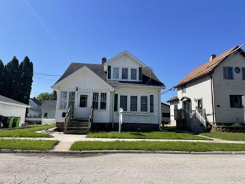 709 Chicago St, Kiel, WI 53042-1035