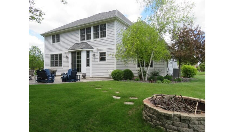 25811 91st St Salem Lakes, WI 53168 by Bear Realty, Inc $799,900