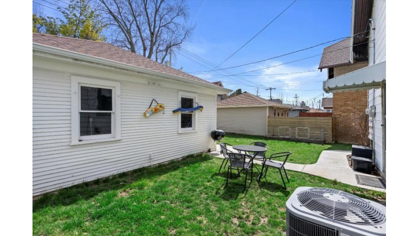 2146 N 58th St Milwaukee, WI 53208 by First Weber Inc -NPW $235,000