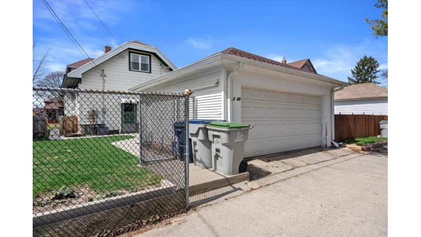 2146 N 58th St Milwaukee, WI 53208 by First Weber Inc -NPW $235,000