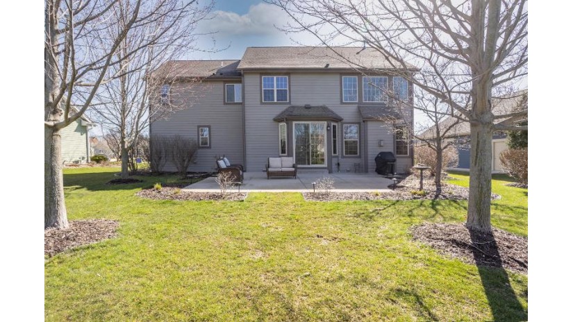 W231N7895 Martin Ct Sussex, WI 53089 by First Weber Inc - Menomonee Falls $579,900