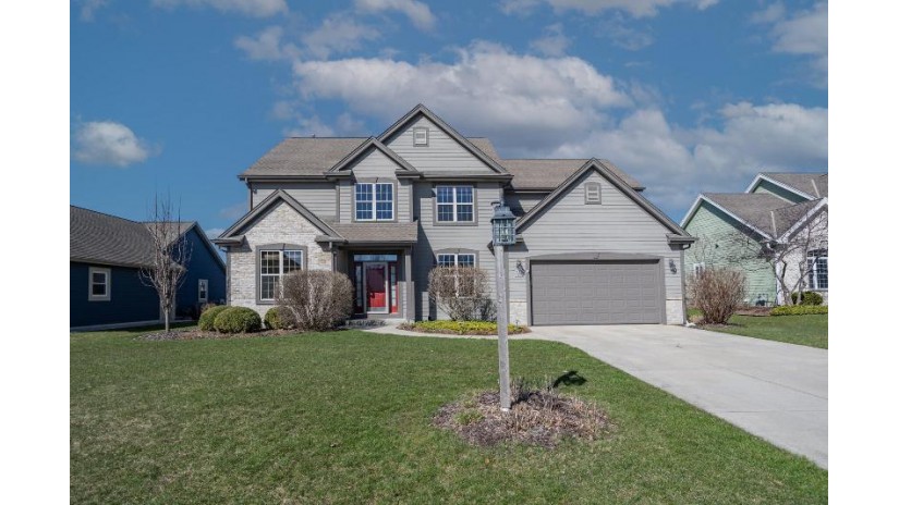 W231N7895 Martin Ct Sussex, WI 53089 by First Weber Inc - Menomonee Falls $579,900