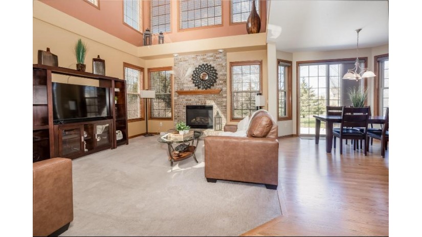 W231N7895 Martin Ct Sussex, WI 53089 by First Weber Inc - Menomonee Falls $579,900