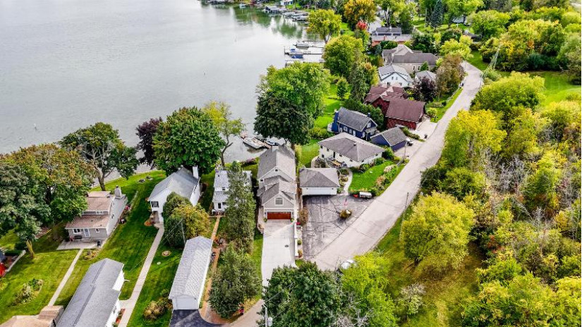 5648 W Lake Dr West Bend, WI 53095 by Leitner Properties $2,250,000