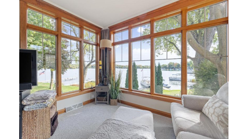 5648 W Lake Dr West Bend, WI 53095 by Leitner Properties $2,250,000