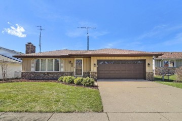 4002 52nd Ave, Kenosha, WI 53144-1882