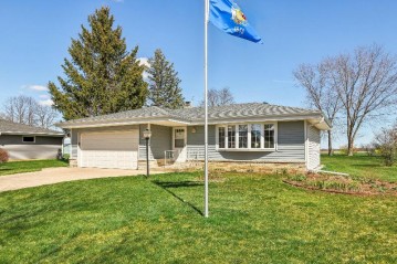 W225S9060 Mount Carmel Rd, Big Bend, WI 53103