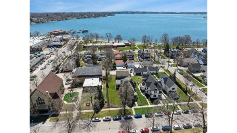 930 Geneva St Lake Geneva, WI 53147 by Berkshire Hathaway Starck Real Estate $2,850,000