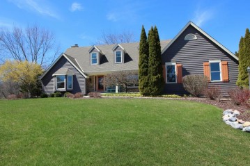 4625 Shagbark Ln, Brookfield, WI 53005-1442