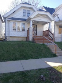 2525 N 37th St, Milwaukee, WI 53210-3047