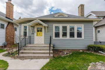 1431 S 77th St, West Allis, WI 53214-4631