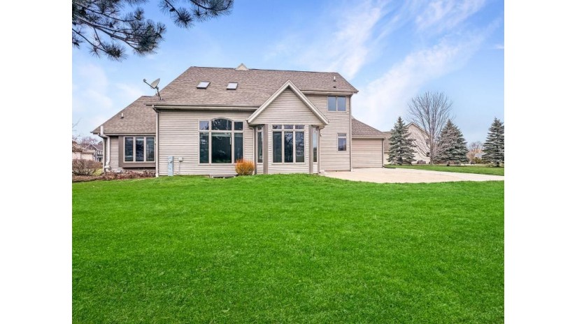 N67W13393 Roman Ct Menomonee Falls, WI 53051 by In Town Realty Group $634,900