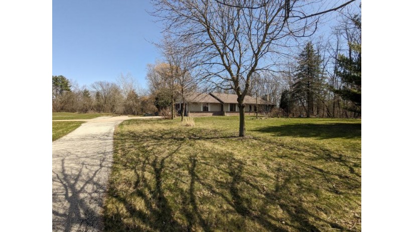 N8484 Division Rd East Troy, WI 53120 by Realty Executives - Integrity - hartlandfrontdesk@realtyexecutives.com $394,900