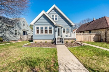 2834 N 75th St, Milwaukee, WI 53210-1022